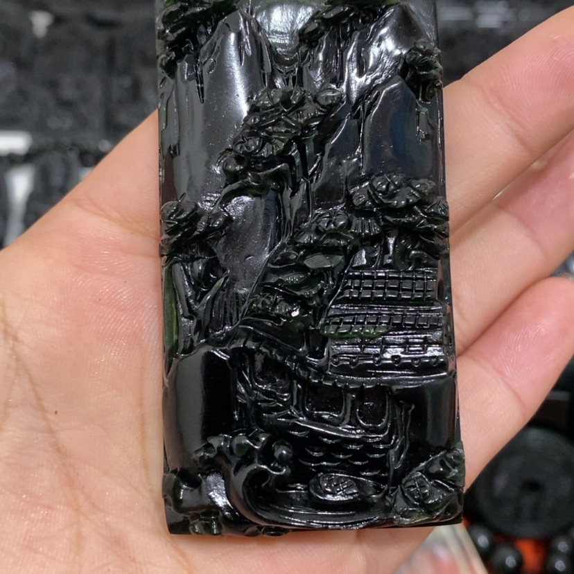 【闪购商品】未镶嵌蛇纹石玉颈饰阿*