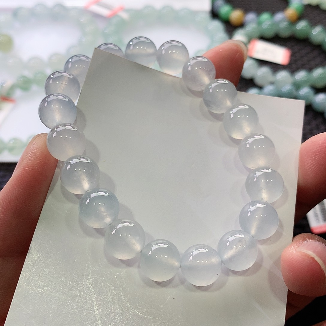 翡翠手链未镶嵌翡翠