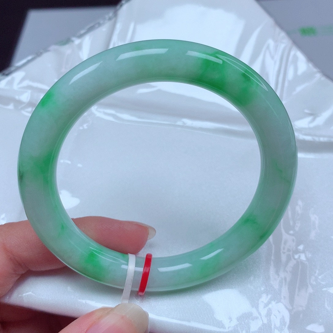 翡翠手镯（圆镯）未镶嵌