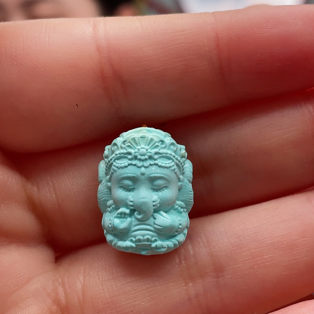 绿松石颈饰未镶嵌