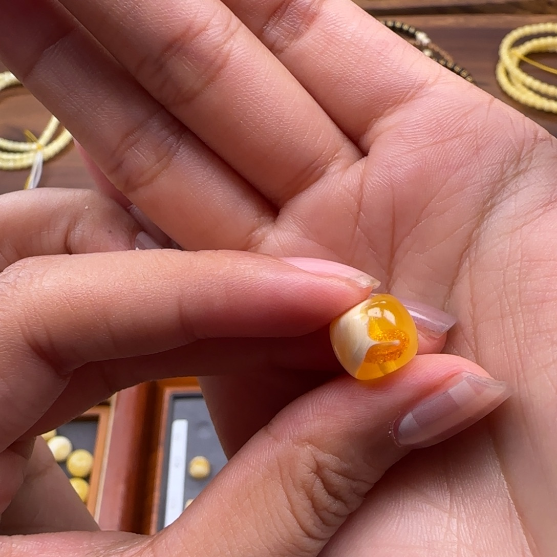 琥珀未镶嵌珠宝奇石10.5mm