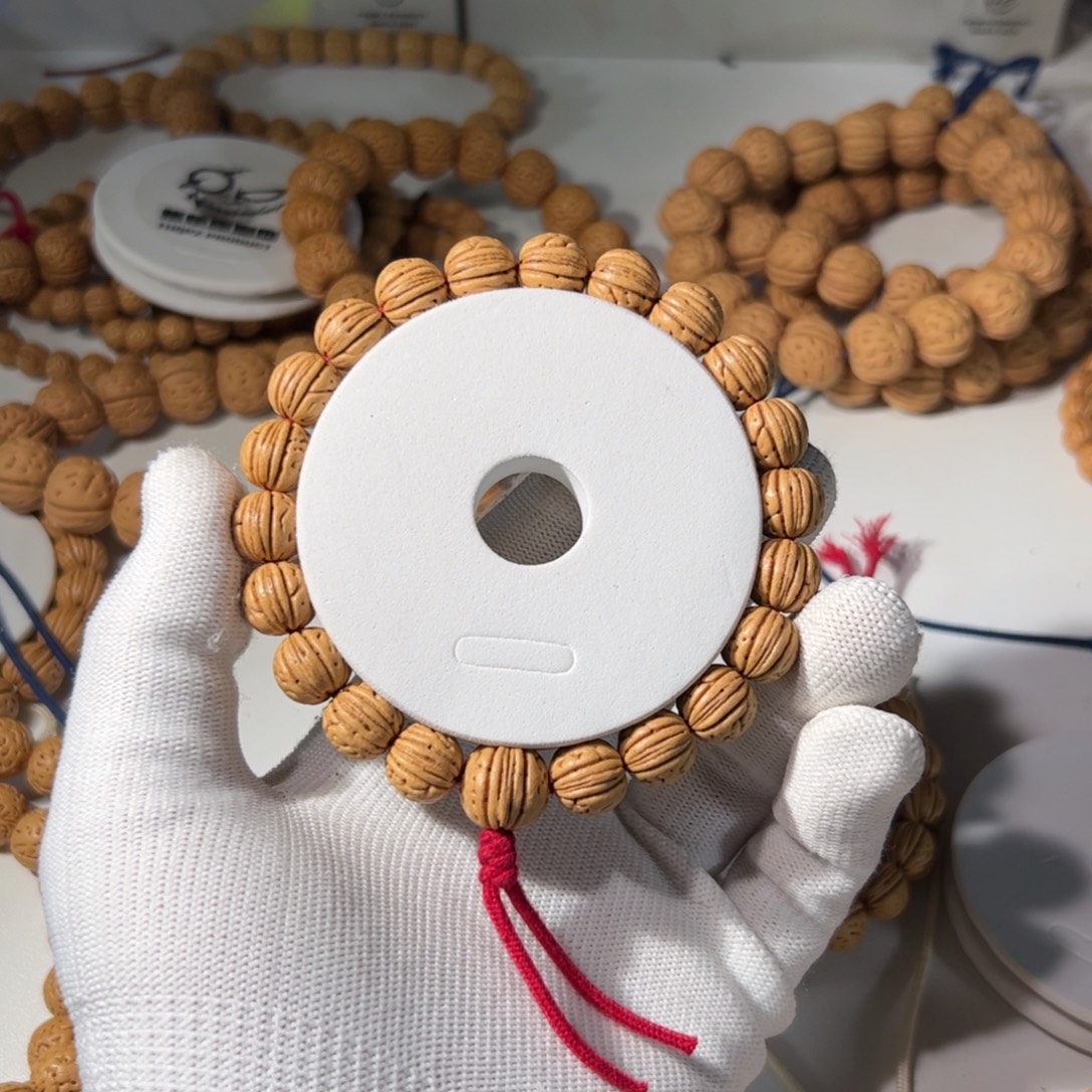 Y***O吊坠桃核小方墩尺寸11.5差价链接