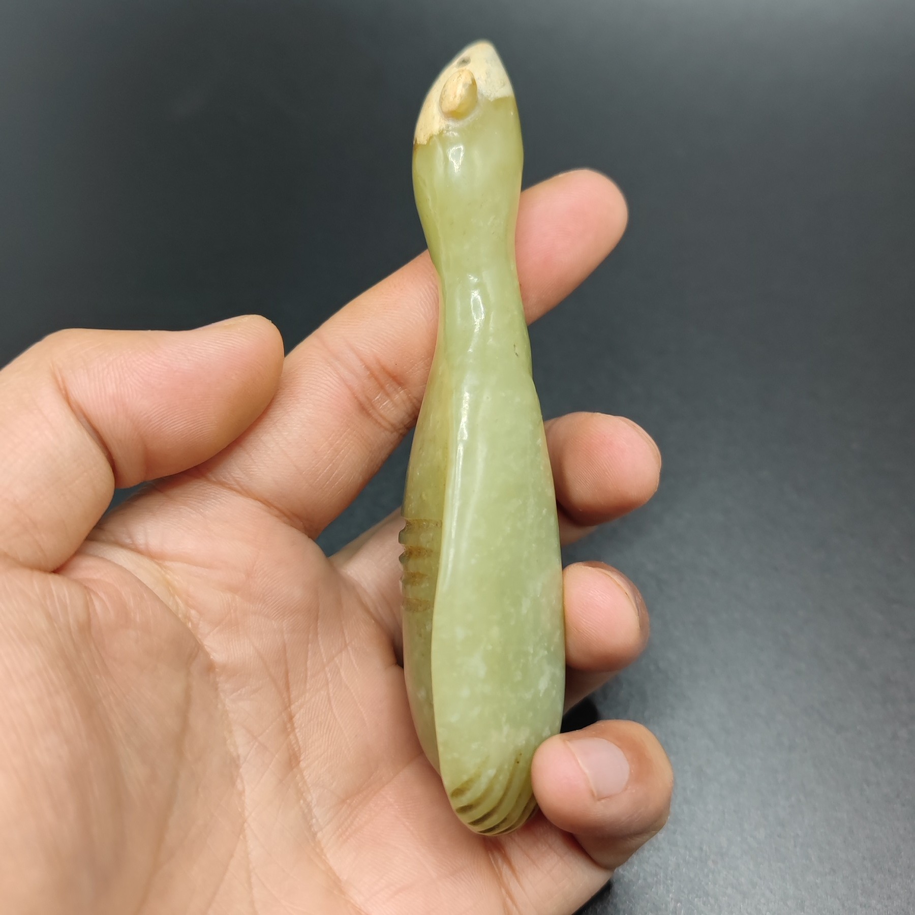 和田玉青玉玉蝉一个老玉