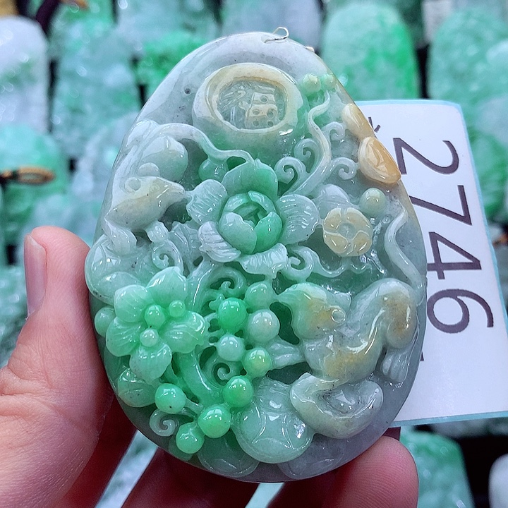 吊坠(不含链)未镶嵌翡翠
