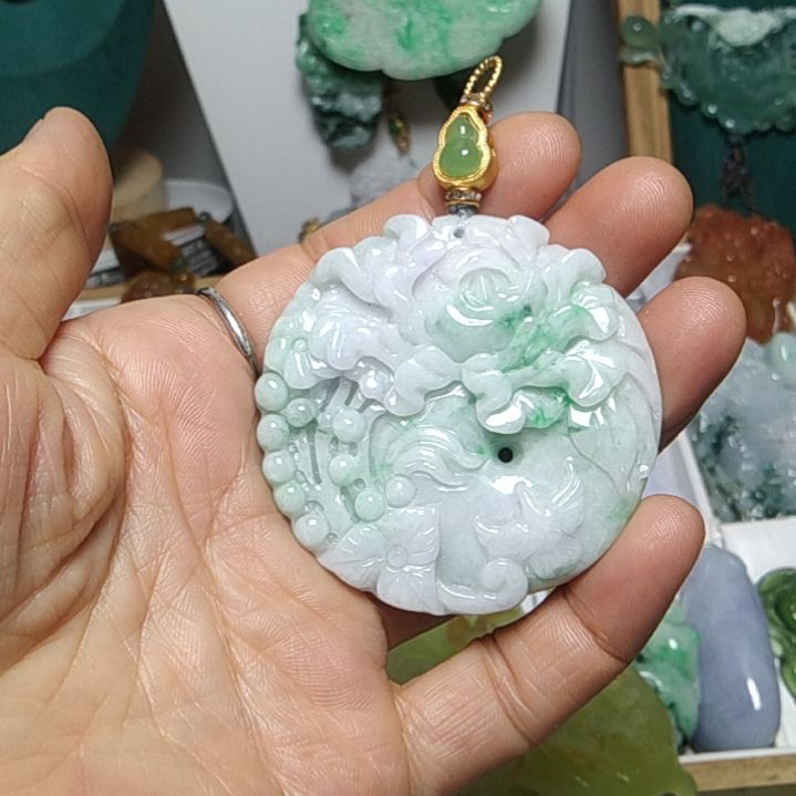 翡翠吊坠(赠链)未镶嵌