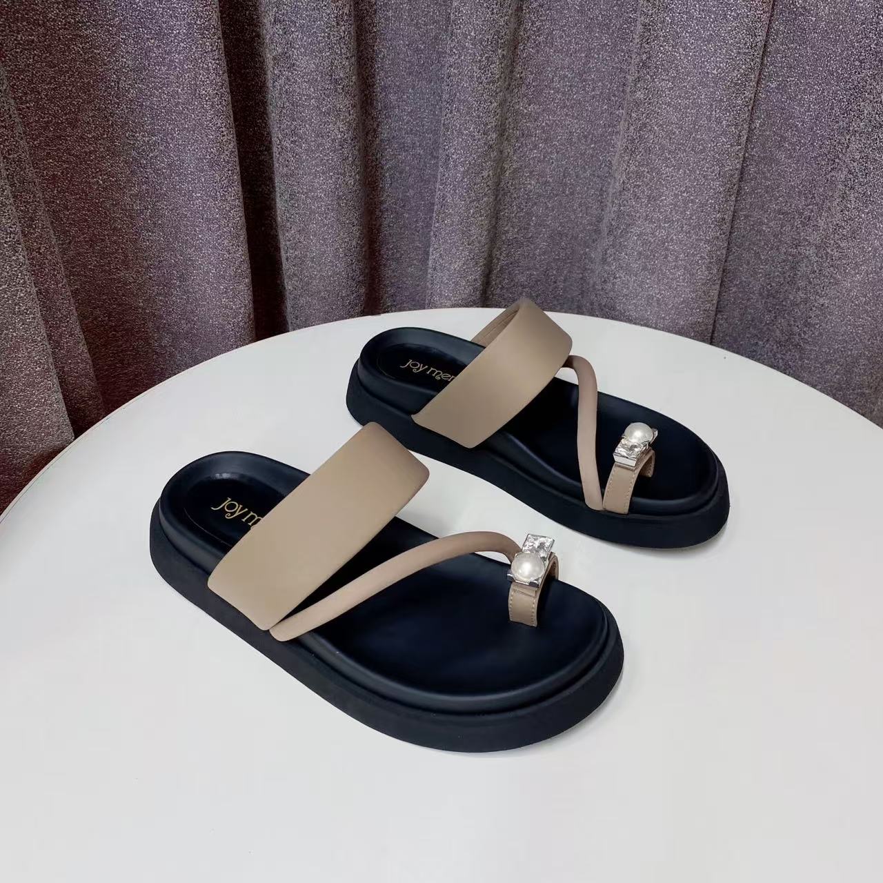 C6955 棕色  夏季时尚2025新款低跟夹趾休闲外穿女拖鞋