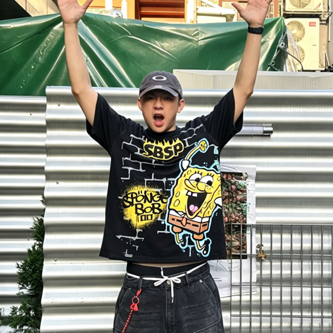 海绵宝宝 × 街头涂鸦联名T恤 刺绣+印花