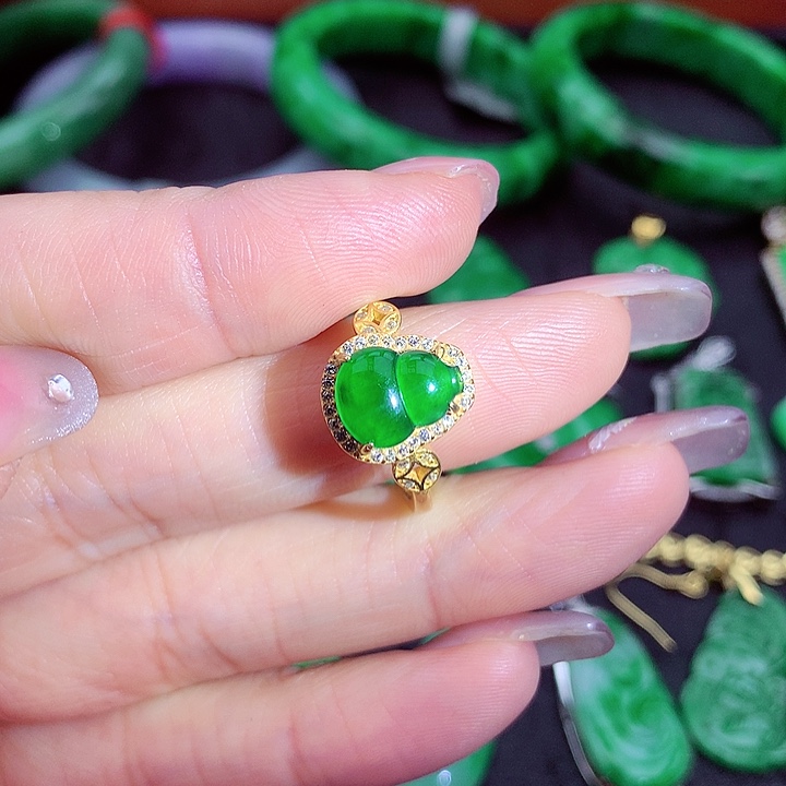 翡翠颈饰银S925镶嵌翡翠