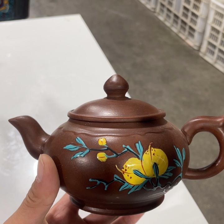 紫砂茶壶老厂紫砂壶一件。