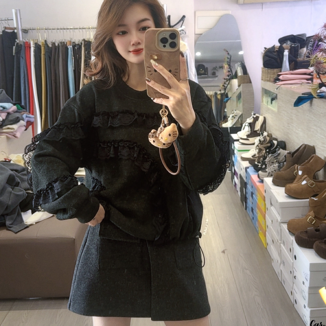 冬款拼接蕾丝荷叶边加绒圆领卫衣68151