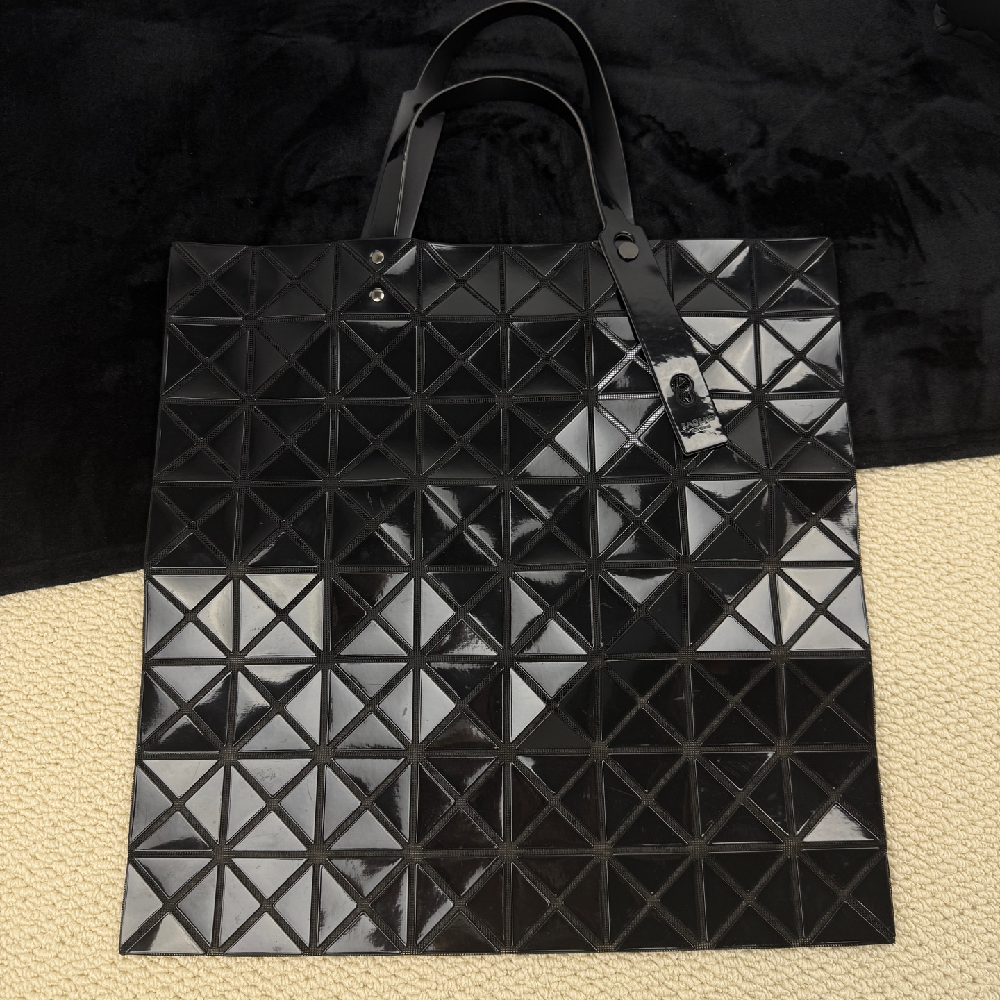 99新 Issey Miyake/三宅一生 【十六专属】黑色八格托特包/FB