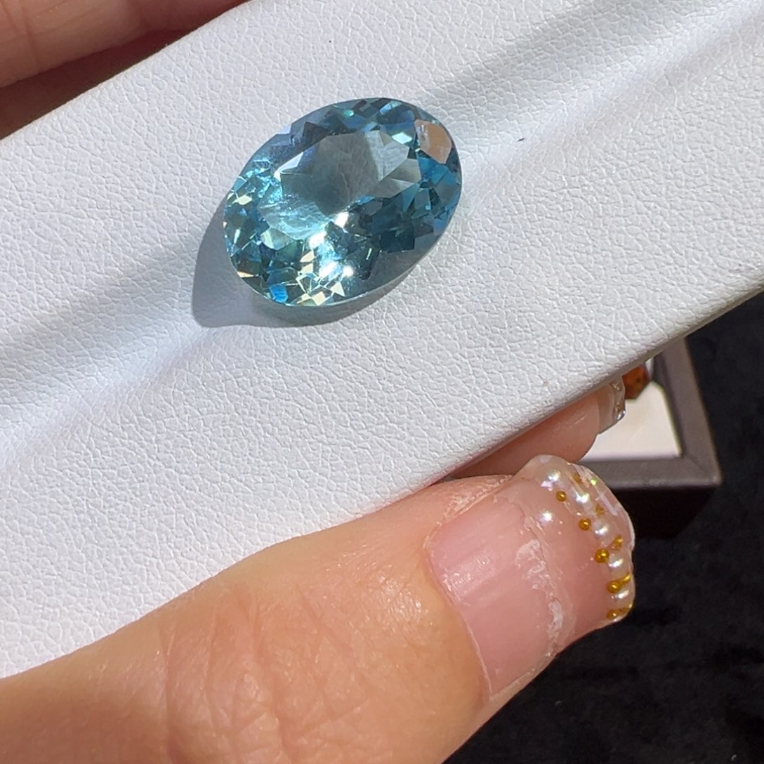 未镶嵌裸石托帕石10.65ct