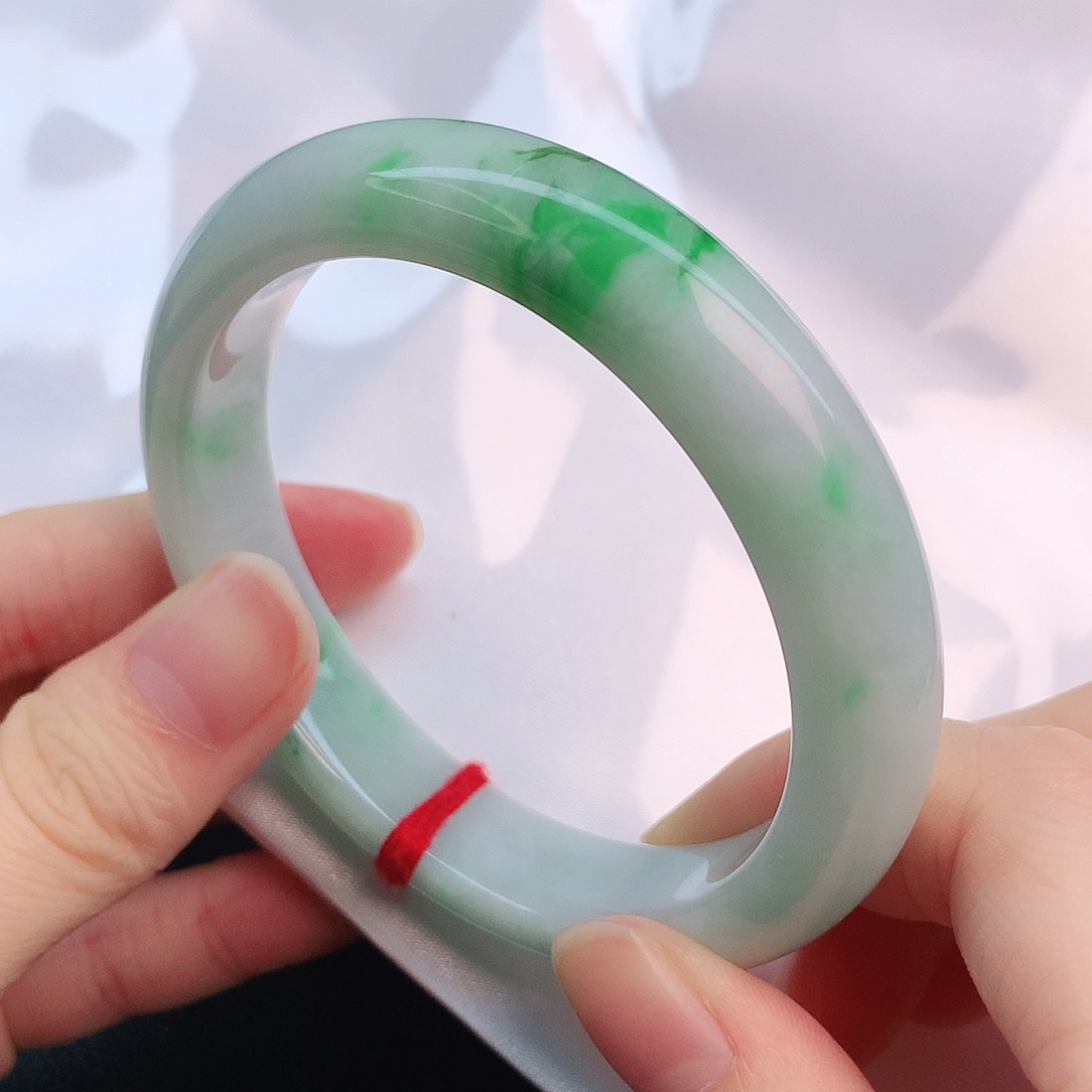 翡翠手镯未镶嵌8410？f g h j