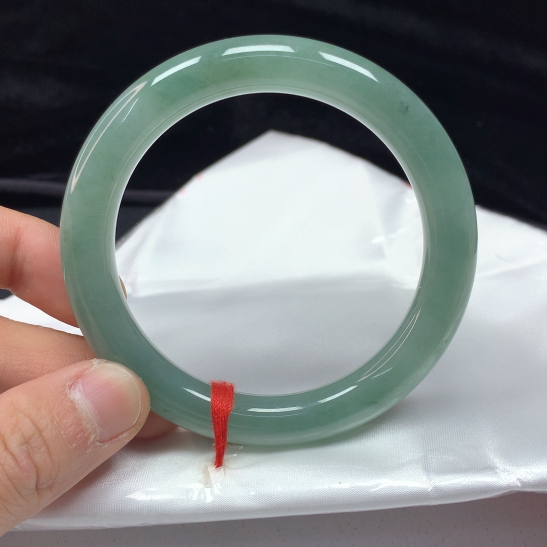 翡翠手镯（圆镯）未镶嵌57.6