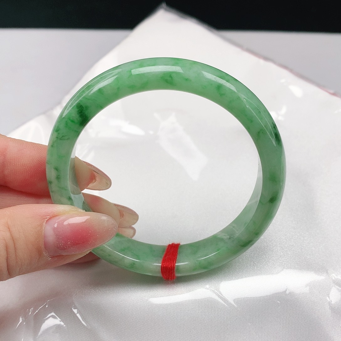 翡翠手镯未镶嵌翡翠080