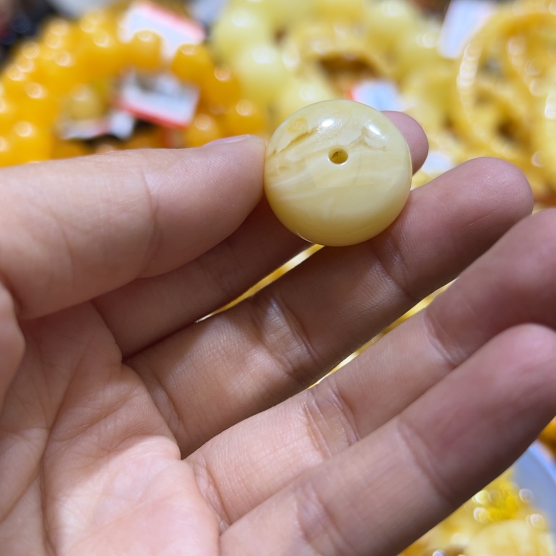 琥珀珠宝奇石未镶嵌