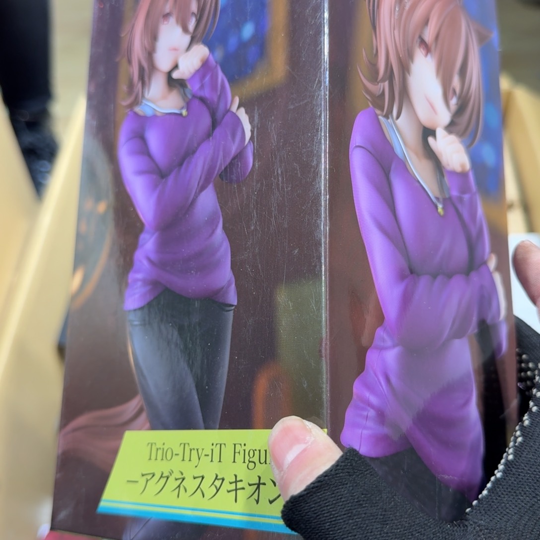 H***y8新中古物品，谨慎下单，不保好坏881