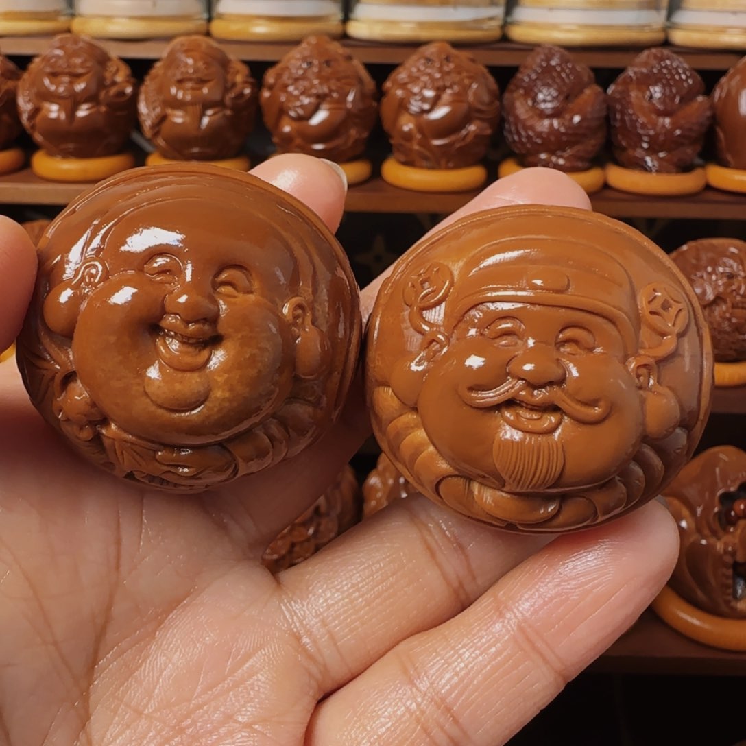 橄榄核把件国*横财弥手把件40