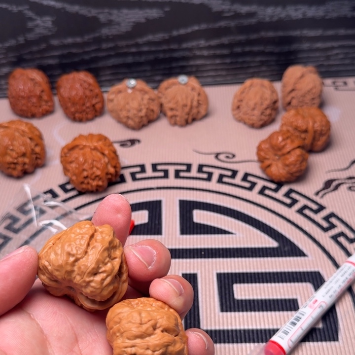 大叶紫檀（黑酸枝木类）