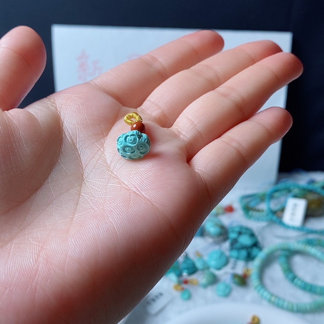 绿松石颈饰未镶嵌