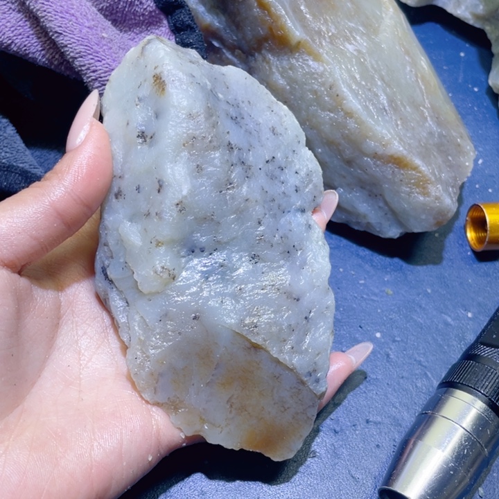 和田玉未镶嵌珠宝半成品