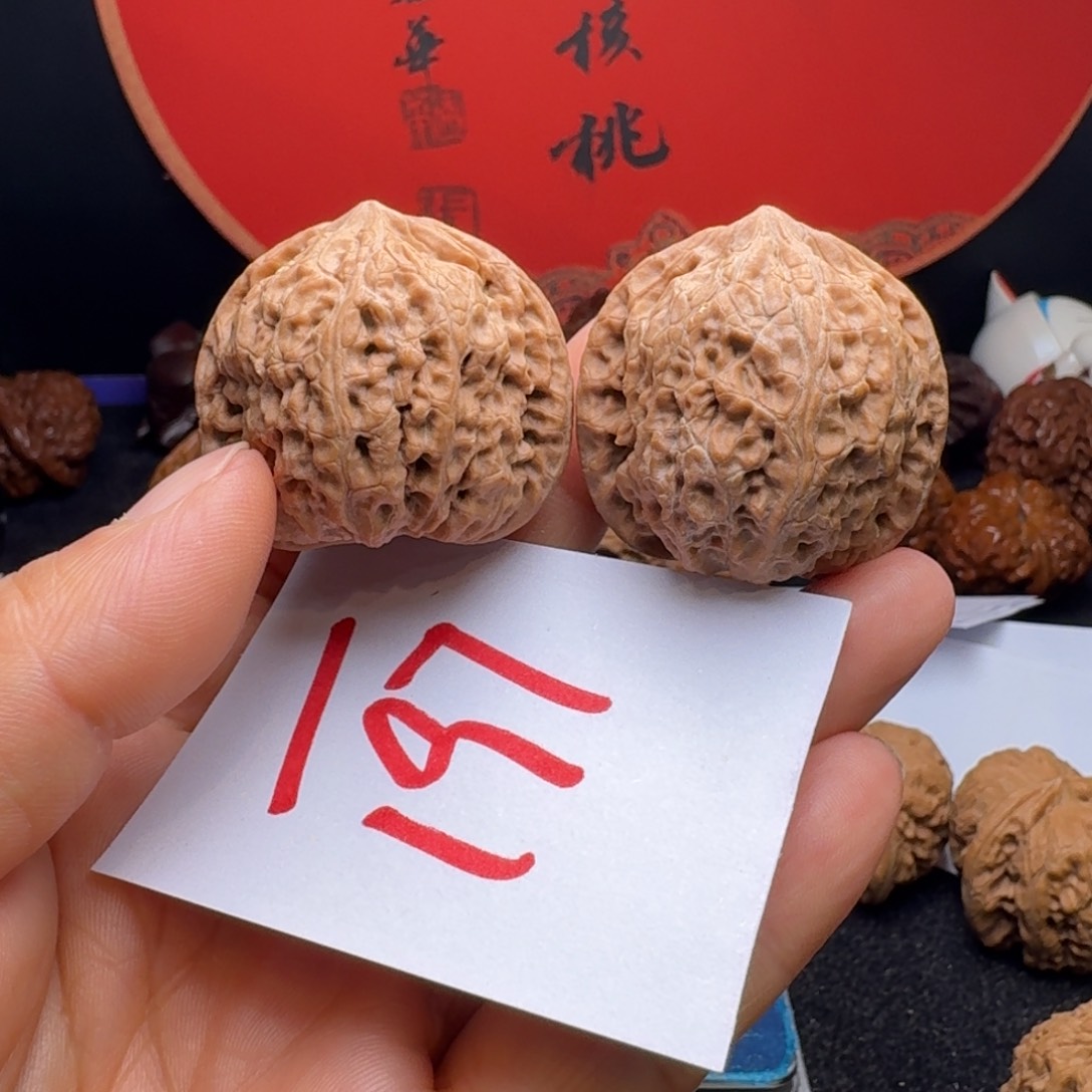文玩核桃把件h**l黄金莽38