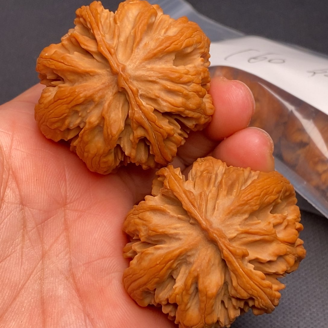 文玩核桃吊坠秦岭野生核桃