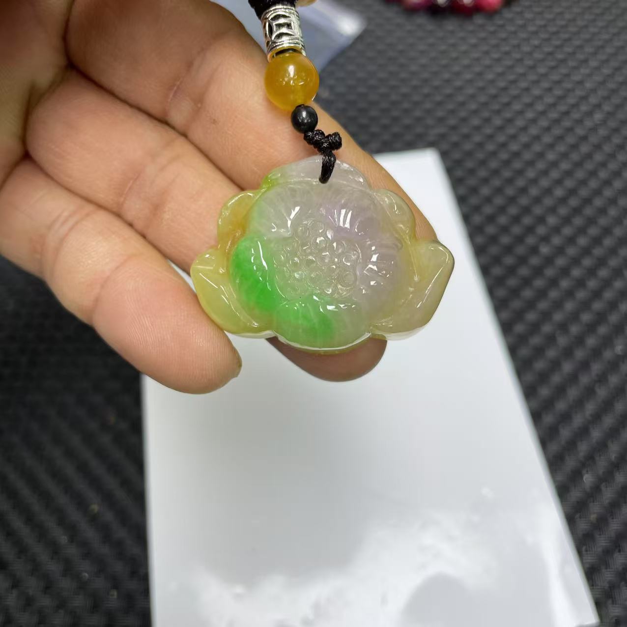 黄绿花吊坠-12WQ1339
