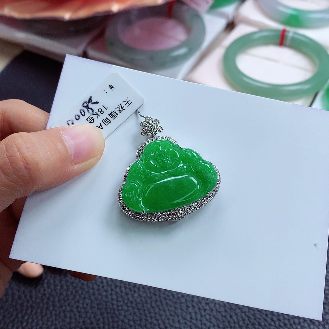 翡翠颈饰18K金镶嵌佛公