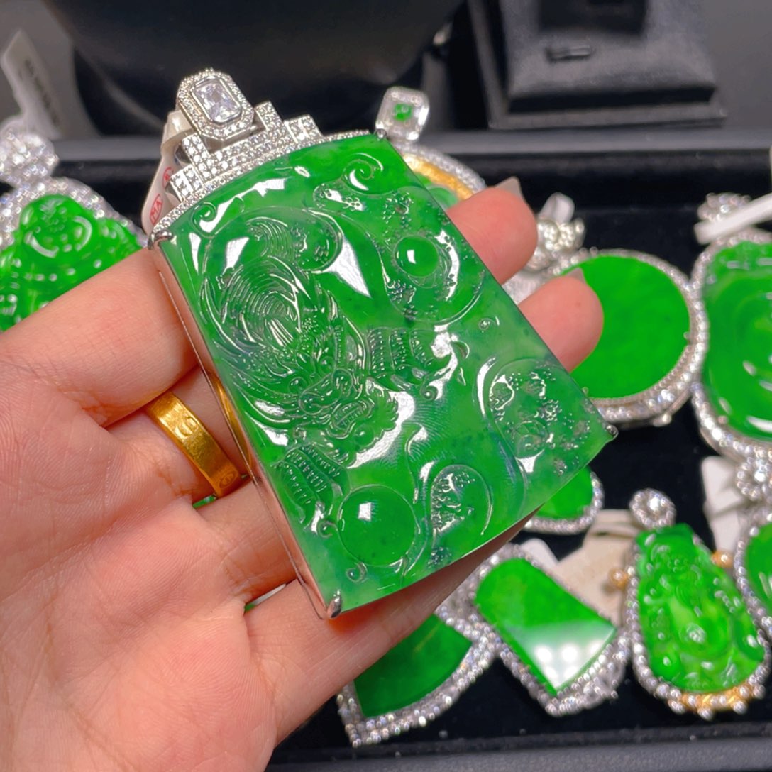 翡翠未镶嵌吊坠(不含链)