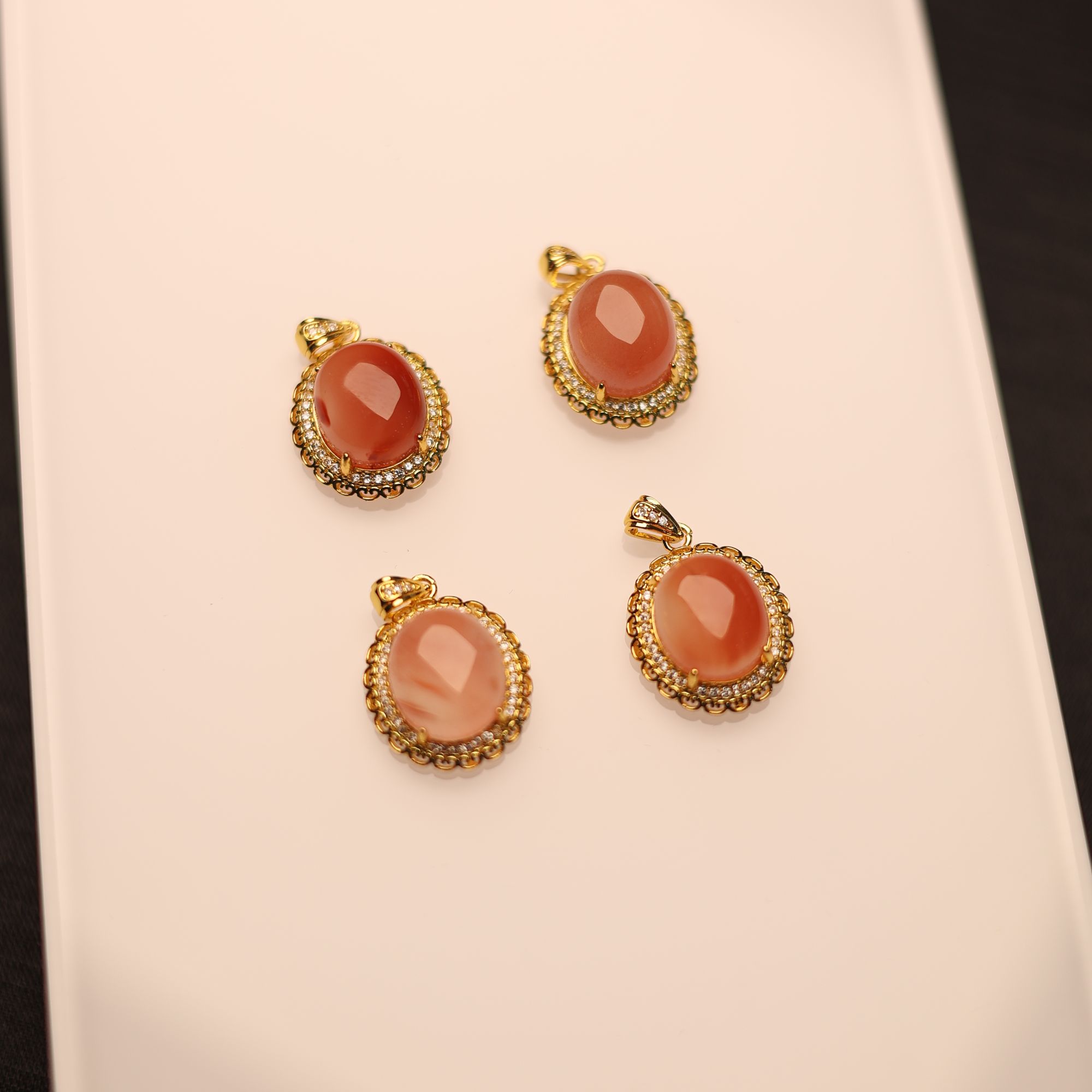 南红颈饰吊坠101005（随机仅发一件）