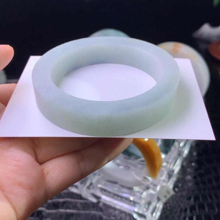 定制翡翠未镶嵌手镯