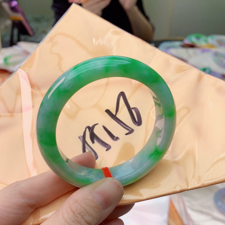 翡翠未镶嵌手镯翡翠手镯