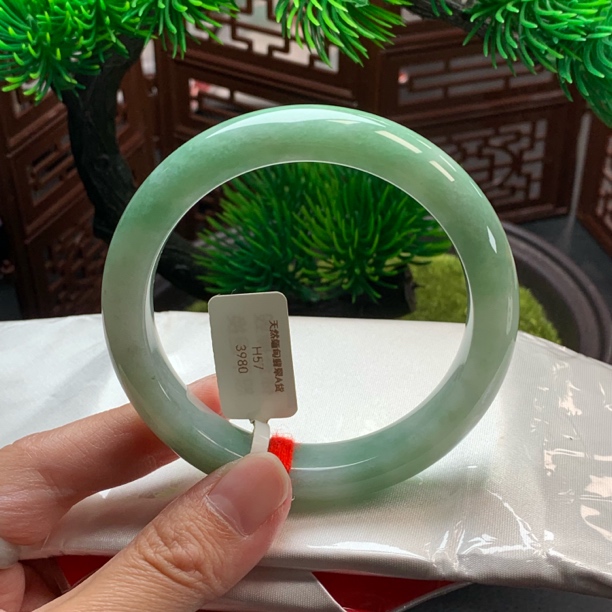 57圈口天然缅甸翡翠A货手镯细糯种水苹果绿正圈