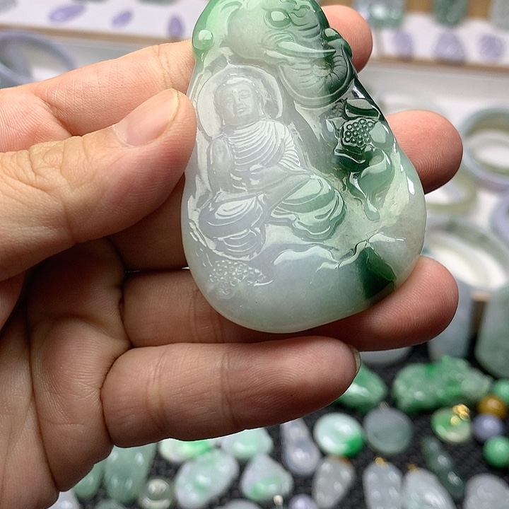 翡翠颈饰未镶嵌菊**野翡翠