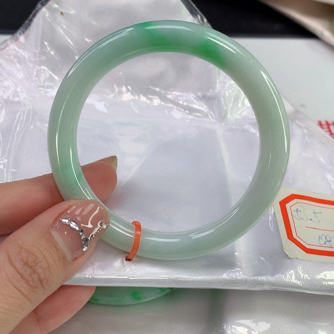 翡翠手镯未镶嵌天然A货翡翠133