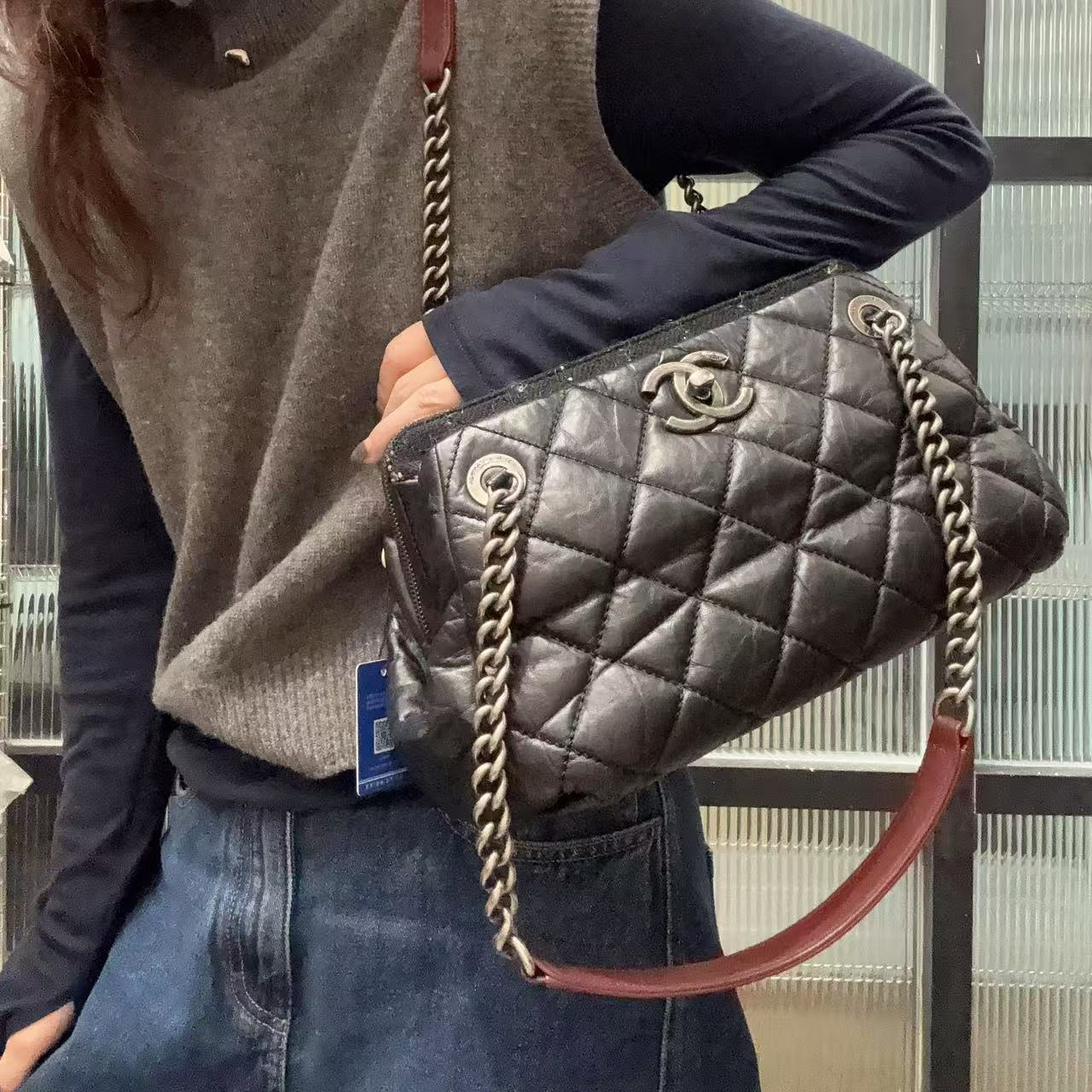 95新 Chanel/香奈儿 【蕾】 13 0299 黑色油蜡皮泡芙单肩包