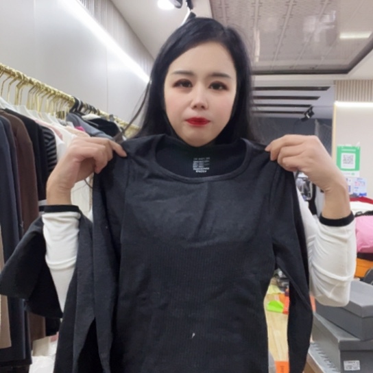 三醋酯纤维黑灰色一套超舒服