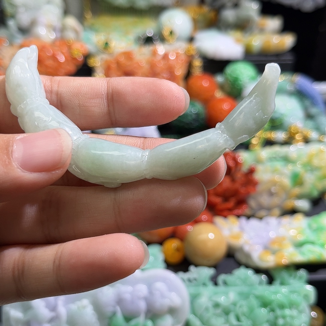 翡翠未镶嵌颈饰待编织