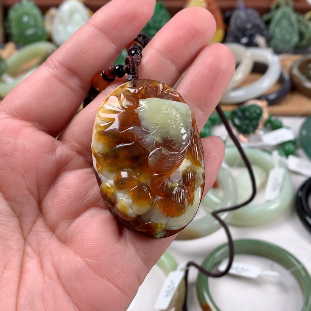 岫玉颈饰未镶嵌吊坠