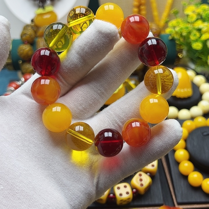 琥珀未镶嵌颈饰蜜蜡