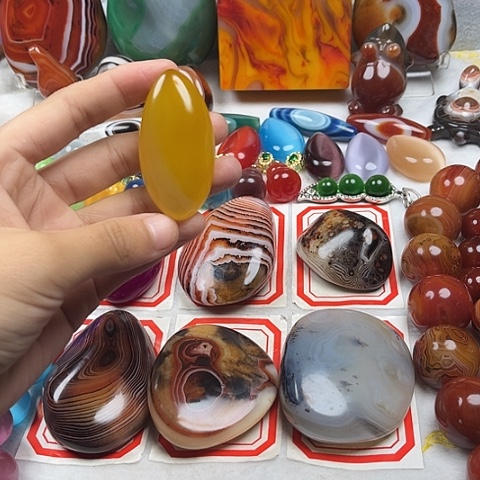 玛瑙/玉髓耳环未镶嵌