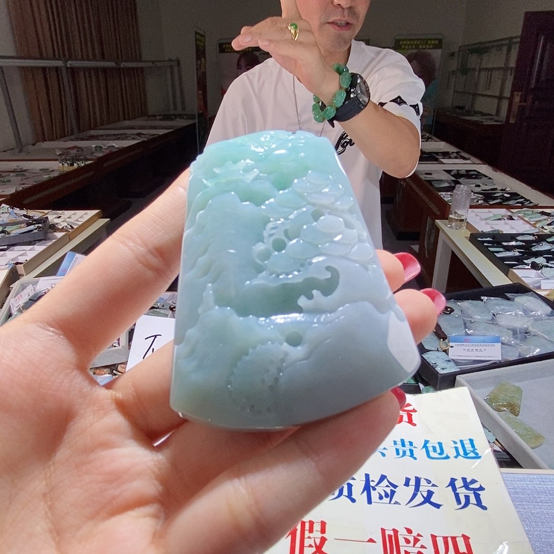 翡翠未镶嵌颈饰翡翠