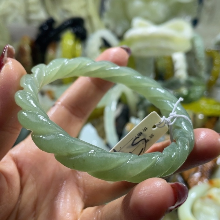 岫玉未镶嵌手镯57.58