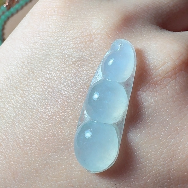 定制翡翠未镶嵌豆