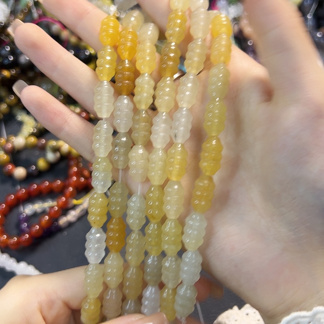 玛瑙/玉髓未镶嵌珠宝半成品金丝玉云朵到手二十多颗一条