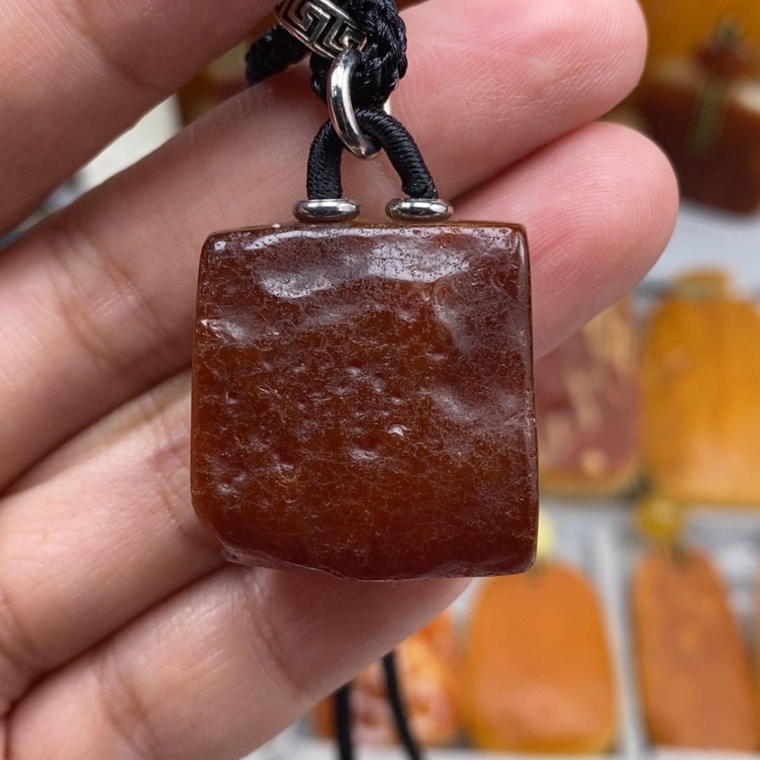 未镶嵌吊坠(赠链)琥珀