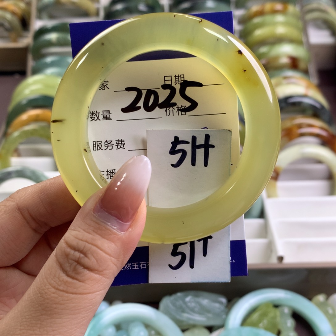 蛇纹石玉未镶嵌手镯2025