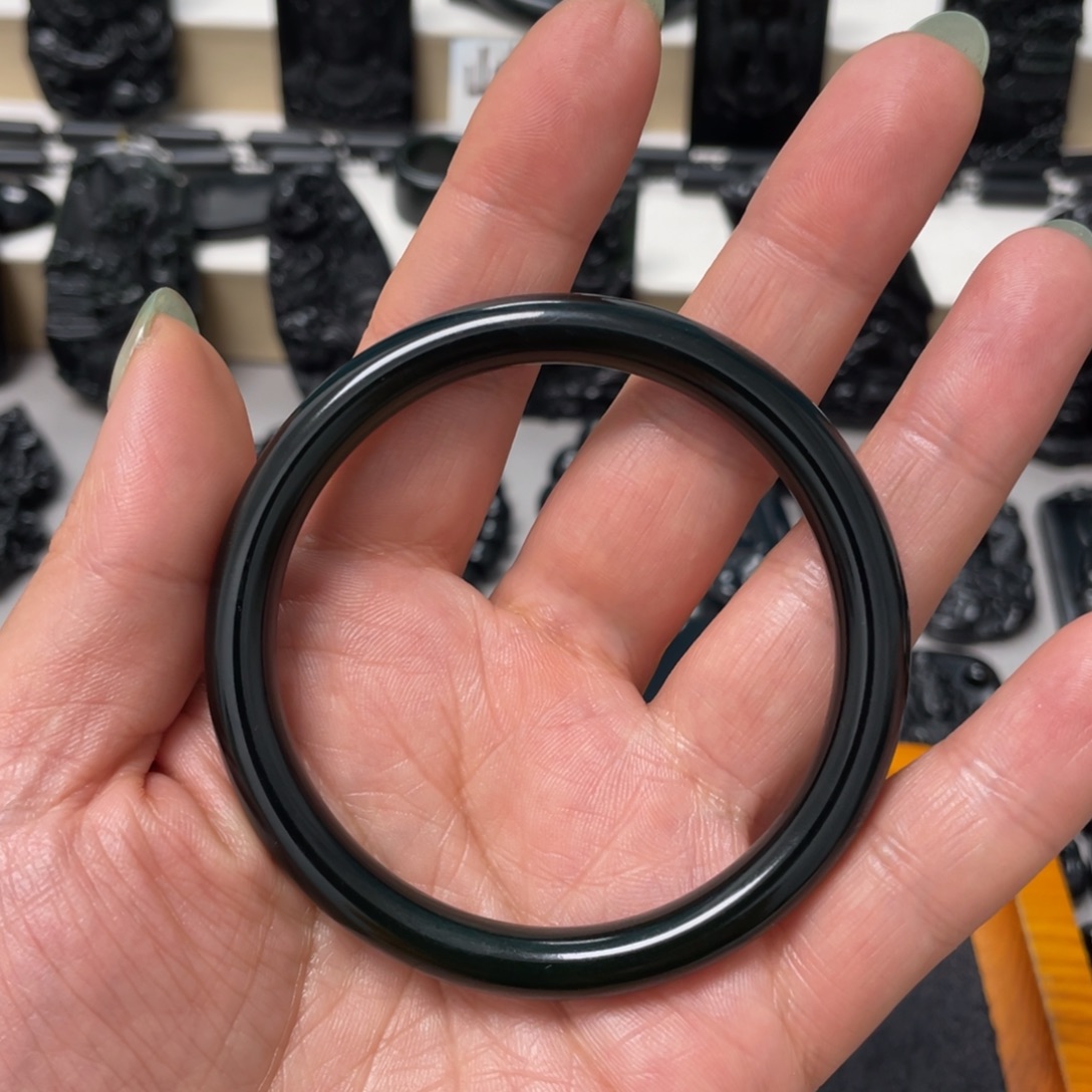 你***啥蛇纹石玉未镶嵌手镯