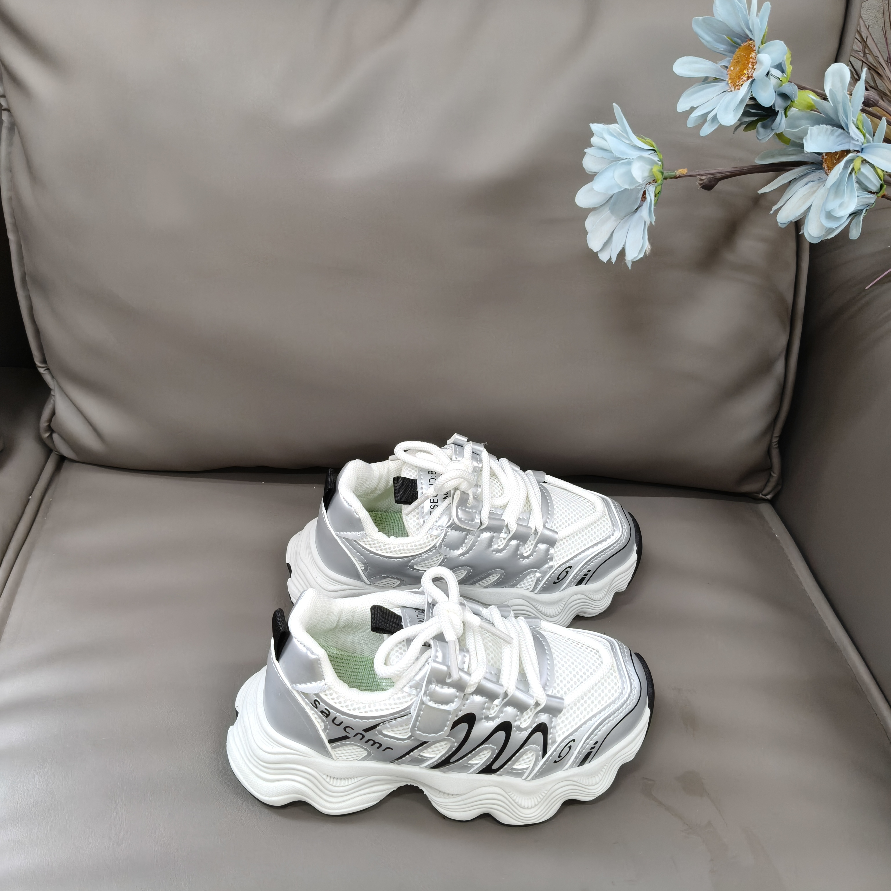 C7   A101儿童休闲双网运动鞋